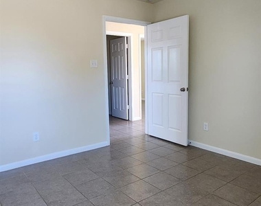 8421 W 1st Street - Photo Thumbnail 7