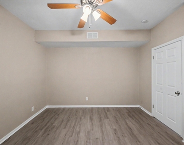 800 N San Jacinto - Photo Thumbnail 32