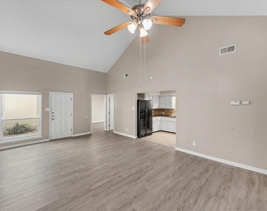 800 N San Jacinto - Photo Thumbnail 14