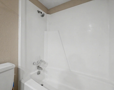 800 N San Jacinto - Photo Thumbnail 37