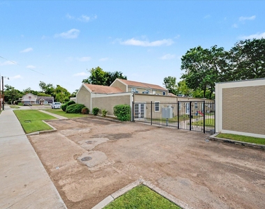 800 N San Jacinto - Photo Thumbnail 45