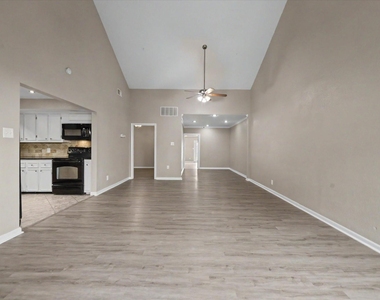 800 N San Jacinto - Photo Thumbnail 15