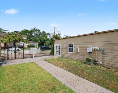 800 N San Jacinto - Photo Thumbnail 44