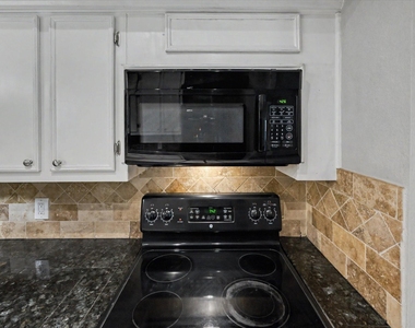 800 N San Jacinto - Photo Thumbnail 10