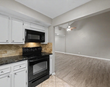 800 N San Jacinto - Photo Thumbnail 9