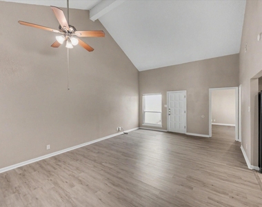 800 N San Jacinto - Photo Thumbnail 13