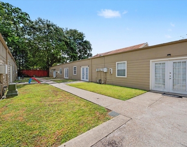 800 N San Jacinto - Photo Thumbnail 42