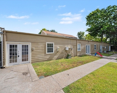 800 N San Jacinto - Photo Thumbnail 4