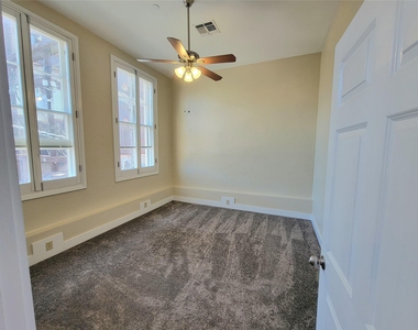 2315 Harborside Drive - Photo Thumbnail 11