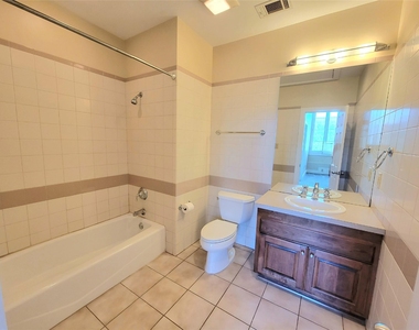 2315 Harborside Drive - Photo Thumbnail 6