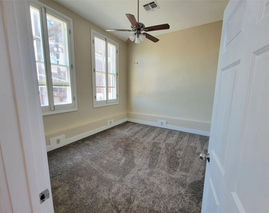 2315 Harborside Drive - Photo Thumbnail 8