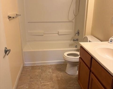 619 N Vionett Lane - Photo Thumbnail 19