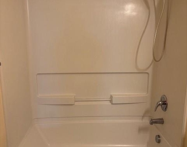 619 N Vionett Lane - Photo Thumbnail 16