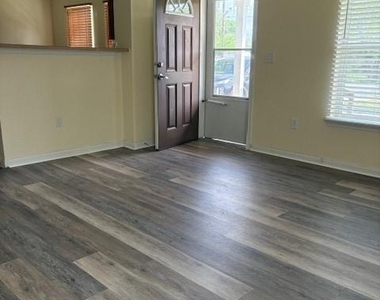 619 N Vionett Lane - Photo Thumbnail 1