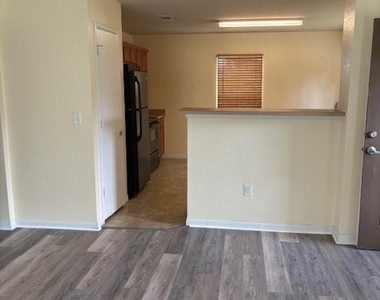 619 N Vionett Lane - Photo Thumbnail 3