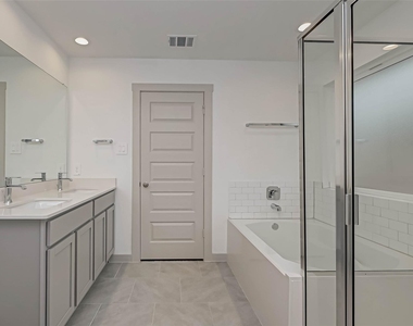 3418 Lake Landing Ln - Photo Thumbnail 45