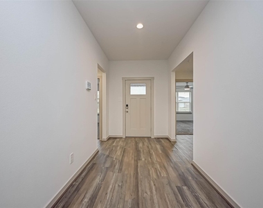 3418 Lake Landing Ln - Photo Thumbnail 10