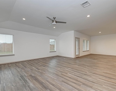 3418 Lake Landing Ln - Photo Thumbnail 16