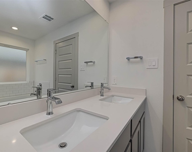 3418 Lake Landing Ln - Photo Thumbnail 44
