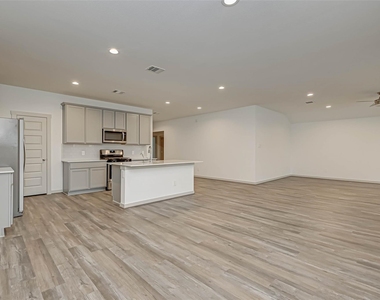 3418 Lake Landing Ln - Photo Thumbnail 18