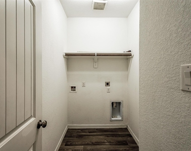 9011 Beacon Mill Drive - Photo Thumbnail 23