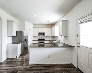 9011 Beacon Mill Drive - Photo Thumbnail 8