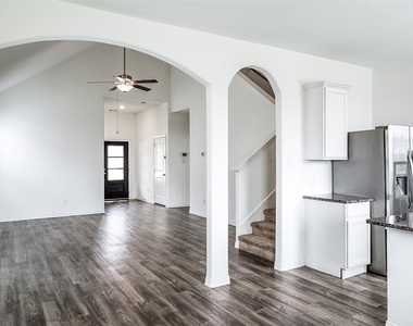 9011 Beacon Mill Drive - Photo Thumbnail 2