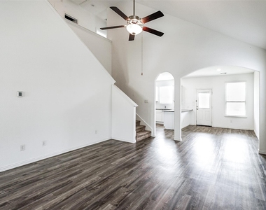 9011 Beacon Mill Drive - Photo Thumbnail 4