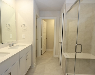 6686 Lahna Oak Drive - Photo Thumbnail 7
