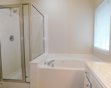 3014 Aylesworth Court - Photo Thumbnail 9