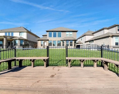 29482 Westhope Drive - Photo Thumbnail 3