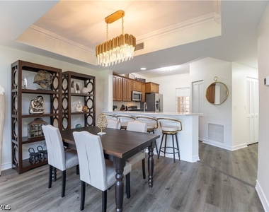 992 Woodshire Lane - Photo Thumbnail 1