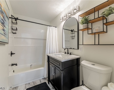 992 Woodshire Lane - Photo Thumbnail 6