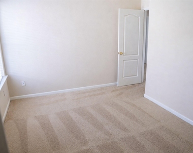 8515 Clarkman Ridge Lane - Photo Thumbnail 16