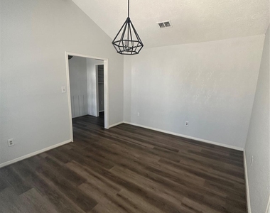 29031 Elmwood Drive - Photo Thumbnail 10