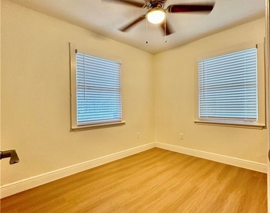 3208-3216 Dale Street - Photo Thumbnail 4