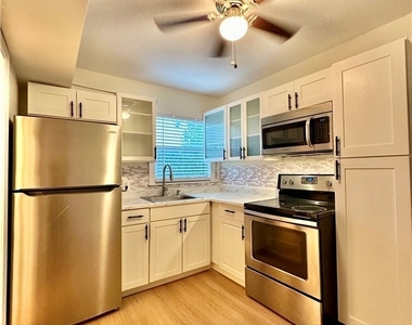 3208-3216 Dale Street - Photo Thumbnail 8