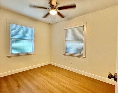 3208-3216 Dale Street - Photo Thumbnail 6