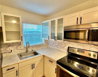 3208-3216 Dale Street - Photo Thumbnail 2