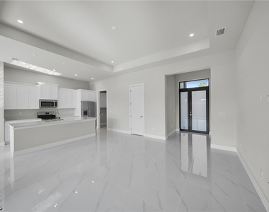 2913 14th Street W - Photo Thumbnail 2