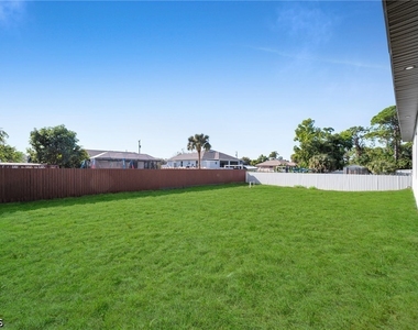 2913 14th Street W - Photo Thumbnail 30