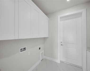 2913 14th Street W - Photo Thumbnail 11