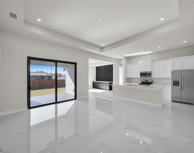 2913 14th Street W - Photo Thumbnail 1