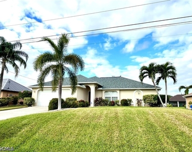 818 Sw 8th Place - Photo Thumbnail 1