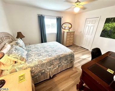 818 Sw 8th Place - Photo Thumbnail 19