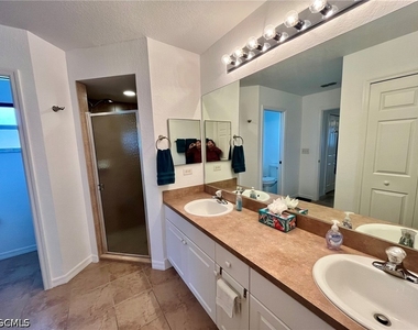 818 Sw 8th Place - Photo Thumbnail 12