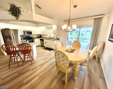 818 Sw 8th Place - Photo Thumbnail 8