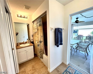 818 Sw 8th Place - Photo Thumbnail 14