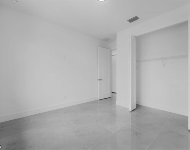3812 Nw 38th Street - Photo Thumbnail 17