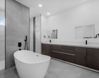 3812 Nw 38th Street - Photo Thumbnail 37